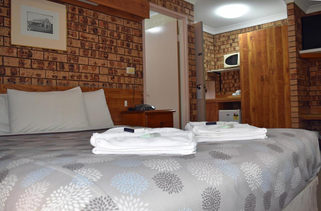 Motel Dollar Town 4*